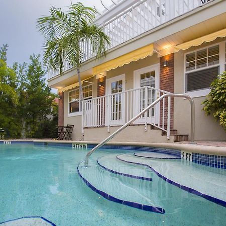Coconut Inn Pass-A-Grille Beach سانت بيتي بيتش المظهر الخارجي الصورة