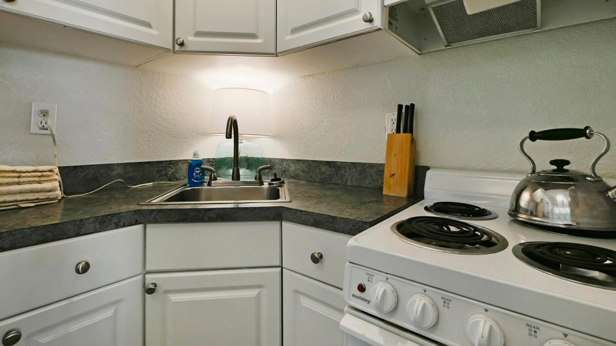 Coconut Inn Pass-A-Grille Beach سانت بيتي بيتش المظهر الخارجي الصورة